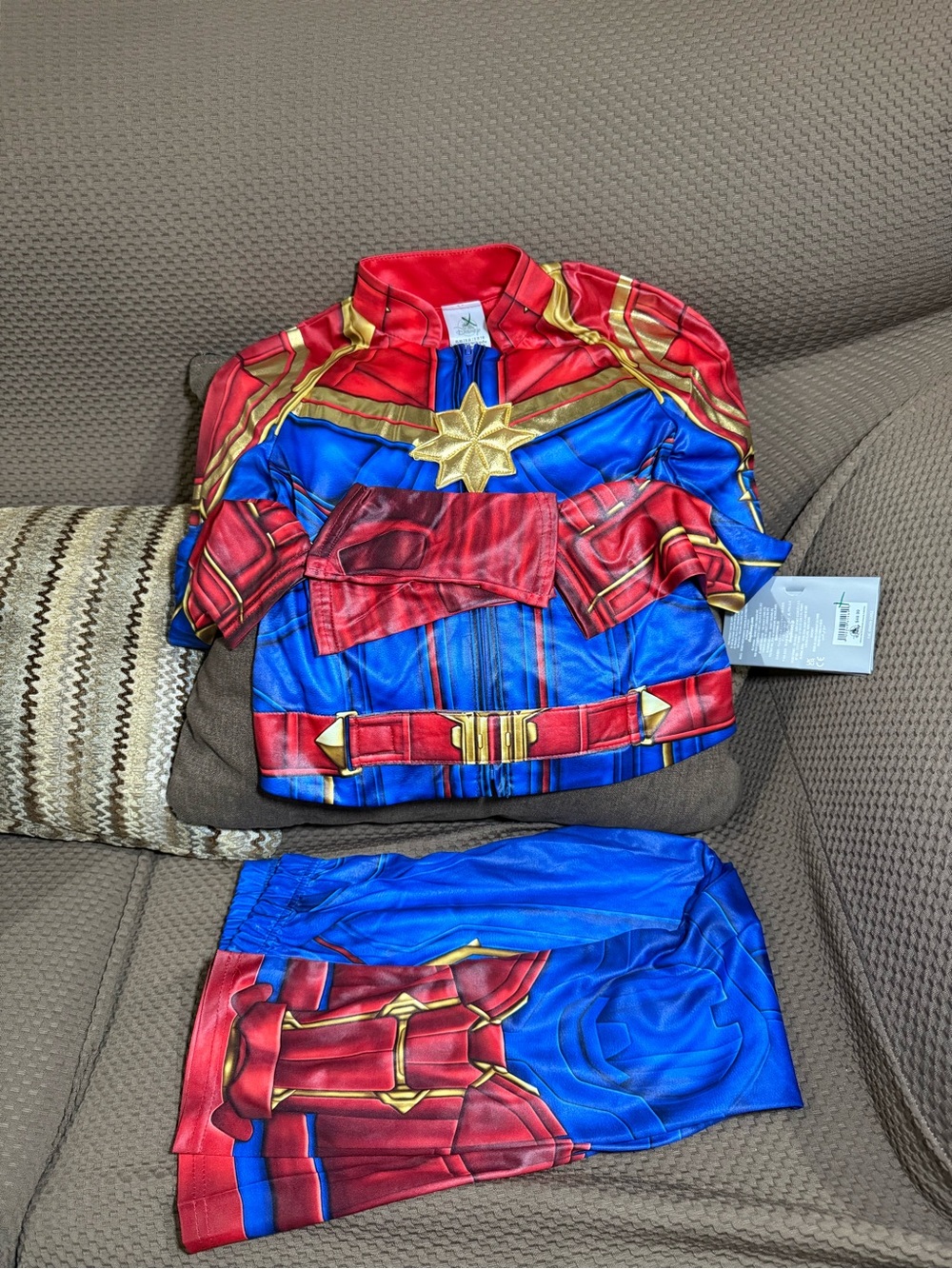 Disney Parks Captain Marvel Kids Halloween Costume Size 7/8 w/ Wrist Cuffs NEW